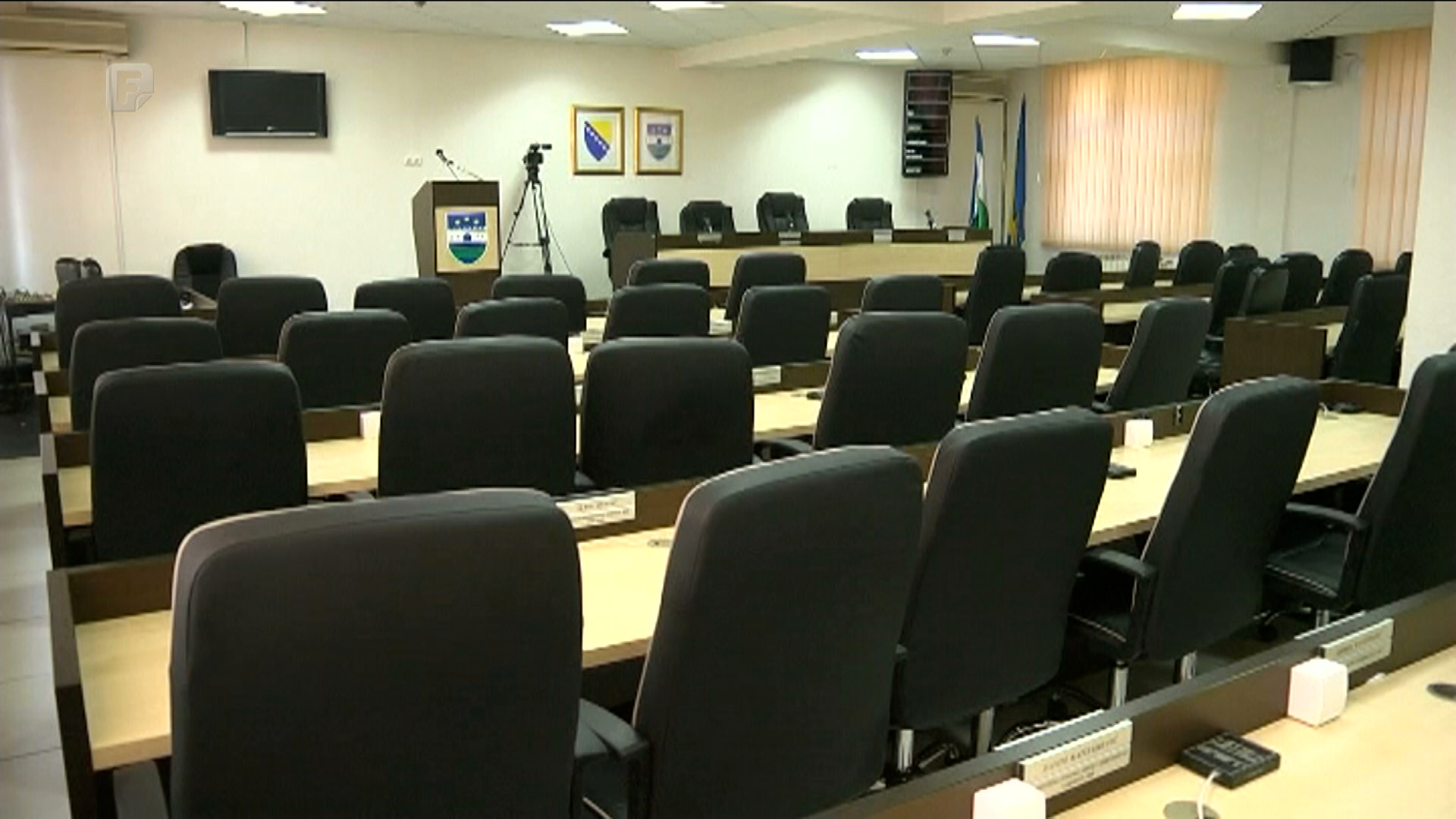 U USK-u nema ruku za dnevni red, a kamoli budžet